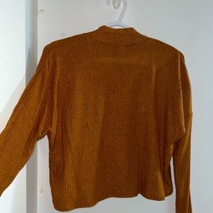 Crop top sweater